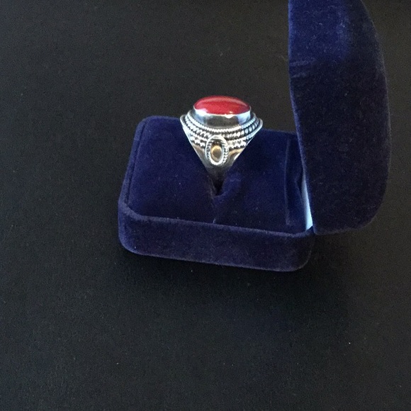 Red Jade Gemstone Ring Sterling Silver Size 7 - Picture 3 of 3